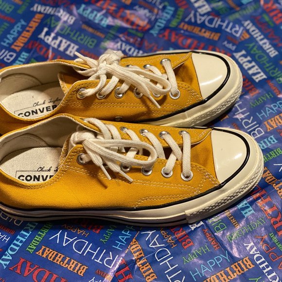 CONVERSE SIZE WOMEN 7!!! Yellow Chuck 70 OX Low Sneakers - Picture 1 of 3